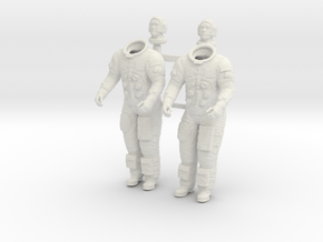 APOLLO LEM Astronauts in White Natural Versatile Plastic: 1:24