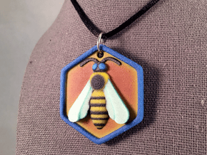 Bee Pendant in Natural Full Color Sandstone