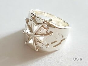 Huguenot Cross Ring in Polished Silver: 10 / 61.5