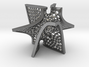 Voronoi Batwing Pendant in Natural Silver: Small