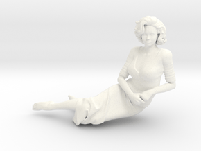 Lady sitting-007 scale 1/24 Passed in White Processed Versatile Plastic
