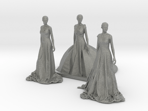 1-35th Scale Women in Long Dresses in Gray PA12