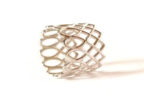 LACE ring in Polished Silver: 8 / 56.75