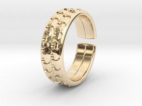 Large notched ring [sizable ring] in 14K Yellow Gold