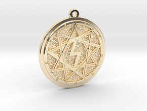 Nine ultimate star amulet in 14K Yellow Gold: Medium