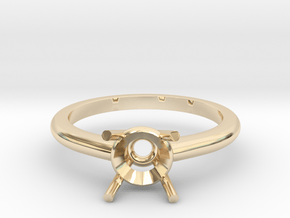 Four claw ring in 14K Yellow Gold