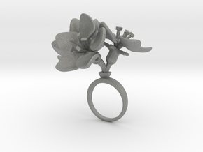 Ring with three large flowers of the Apple in Gray PA12: 5.75 / 50.875