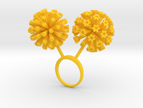 Ring with two large flowers of the Garlic L in Yellow Processed Versatile Plastic: 7.25 / 54.625