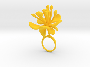 Ring with one large flower of the Raspberry in Yellow Processed Versatile Plastic: 7.25 / 54.625