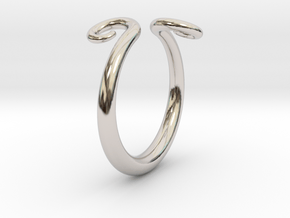 Medieval Ring in Platinum: 8.25 / 57.125