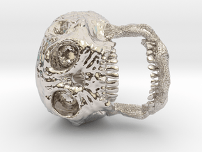 Skull Signet Ring in Platinum: 7.5 / 55.5