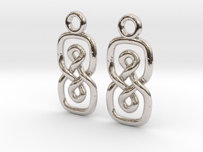 Eight loop [earrings] in Platinum