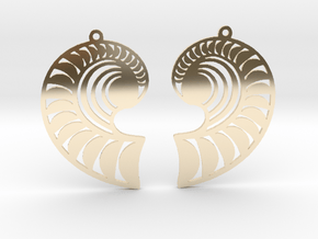 Conch Shell Earrings in 14K Yellow Gold