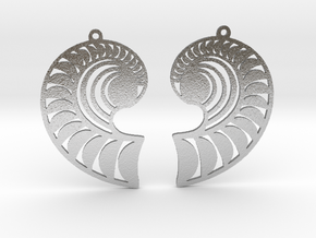 Conch Shell Earrings in Natural Silver