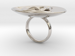 Ring flowers in waves in Rhodium Plated Brass: 3 / 44