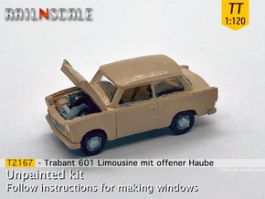 Trabant 601 Limousine mit offener Haube (TT 1:120) in Tan Fine Detail Plastic