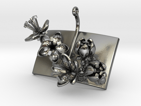 Pendant with five small flowers of the Apple in Polished Silver