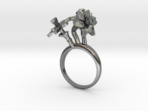 Ring with three small flowers of the Daffodil in Polished Silver: 7.25 / 54.625