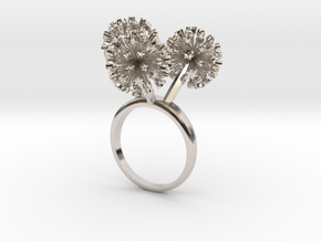 Ring with three small flowers of the Garlic in Rhodium Plated Brass: 7.25 / 54.625