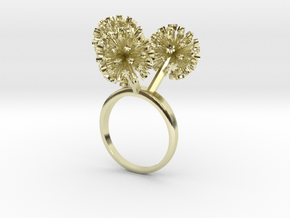 Ring with three small flowers of the Garlic in 14k Gold Plated Brass: 7.75 / 55.875