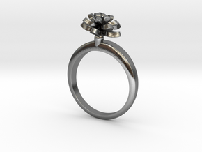 Ring with one small flower of the Lotus in Polished Silver: 5.75 / 50.875