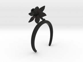 Bracelet with one large flower of the Daffodil in Black Natural Versatile Plastic: Small