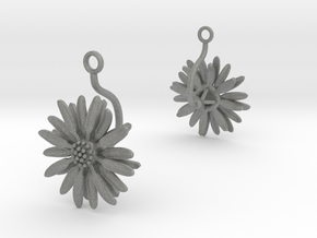 Earrings with one large flower of the Daisy in Gray PA12