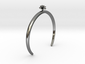 Bracelet with one small flower of the Lotus in Polished Silver: Large