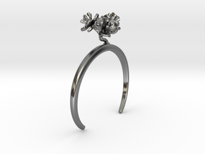 Bracelet with three small flowers of the Peach in Polished Silver: Extra Small
