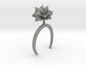 Bracelet with two large flowers in the Potato L in Gray PA12: Small