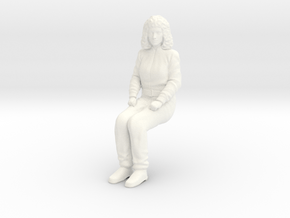 Aliens - Anne Seated 1:35 in White Processed Versatile Plastic