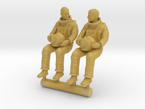 SPACE 2999 1/72 ASTRONAUT NO HELMET SEATED in Tan Fine Detail Plastic