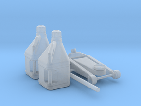 floor jack & 2x fuel jugs 1/24 in Clear Ultra Fine Detail Plastic