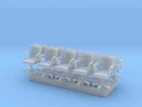 HO Scale rolling office chairs x10 in Clear Ultra Fine Detail Plastic