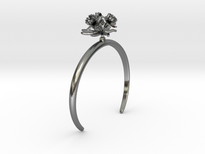 Bracelet with three small flowers of the Choisya in Polished Silver: Large