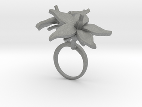 Ring with two large flowers of the Tomato R in Gray PA12: 5.75 / 50.875