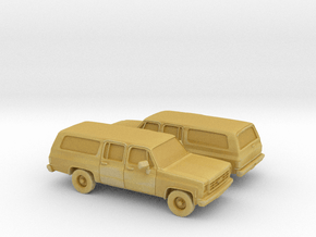 1/160 2X  1973-79 Chevrolet Suburban in Tan Fine Detail Plastic