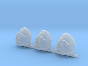 White Panthers Gravus Shoulder Pads R #2 in Clear Ultra Fine Detail Plastic