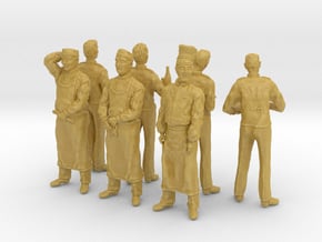 1-24 Cookers & Waiters in Tan Fine Detail Plastic