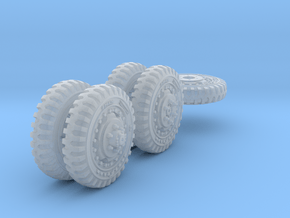 1-72 8-25x20 Late Tire White Scout Car Set2 in Clear Ultra Fine Detail Plastic