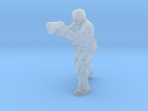 Judge Dredd / assault pose, 40 mm scale in Clear Ultra Fine Detail Plastic