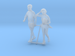 1/87 Gym Couple Walking in Tan Fine Detail Plastic