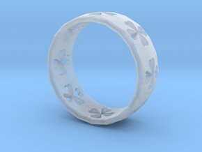 Clover Size 8 Ring in Clear Ultra Fine Detail Plastic