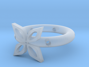 The ring of four leaves in Clear Ultra Fine Detail Plastic