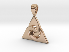 Interlaced triangles in 9K Rose Gold 