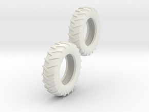 1:64 18.4-38 Tire Pair in Basic Nylon Plastic