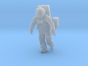 Apollo Astronaut a7lb Type / Walking 1: 24/1:20 in Tan Fine Detail Plastic: 1:20
