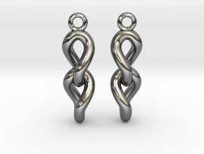 Twisted links in Polished Silver