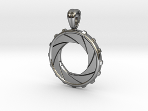 Diaphragm [pendant] in Polished Silver