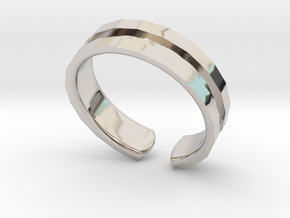 Faceted ring in Rhodium Plated Brass